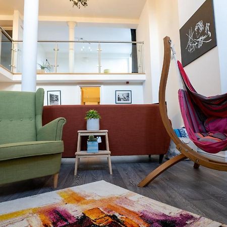 Stunning Mezzanine Apartment Near City Centre Кардиф Екстериор снимка