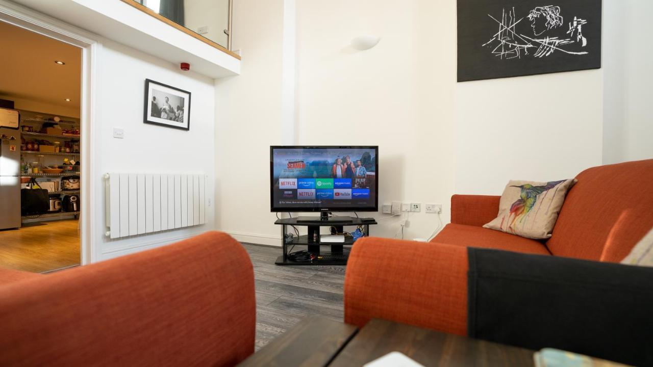 Stunning Mezzanine Apartment Near City Centre Кардиф Екстериор снимка