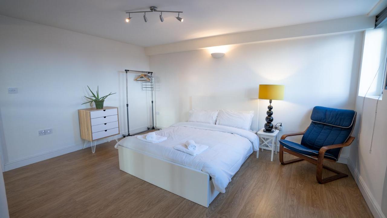 Stunning Mezzanine Apartment Near City Centre Кардиф Екстериор снимка