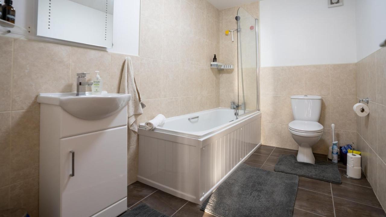 Stunning Mezzanine Apartment Near City Centre Кардиф Екстериор снимка