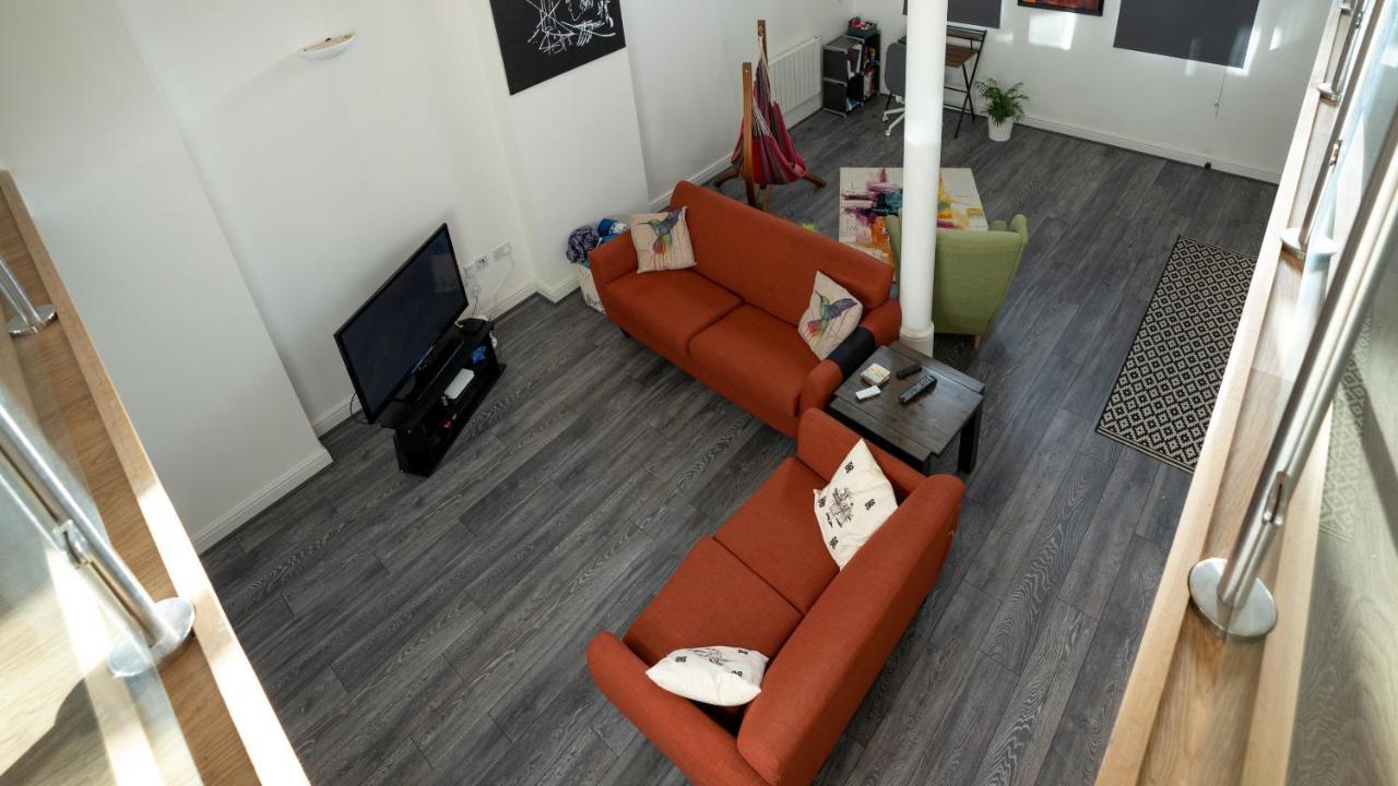 Stunning Mezzanine Apartment Near City Centre Кардиф Екстериор снимка