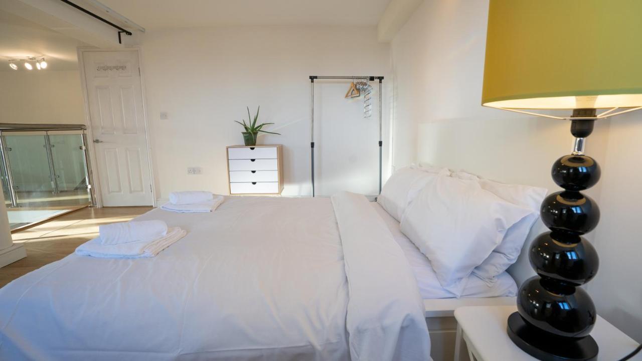Stunning Mezzanine Apartment Near City Centre Кардиф Екстериор снимка