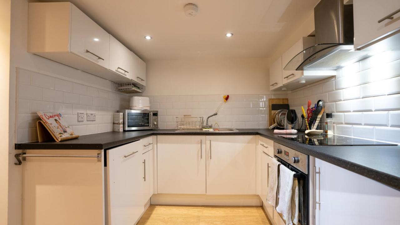 Stunning Mezzanine Apartment Near City Centre Кардиф Екстериор снимка